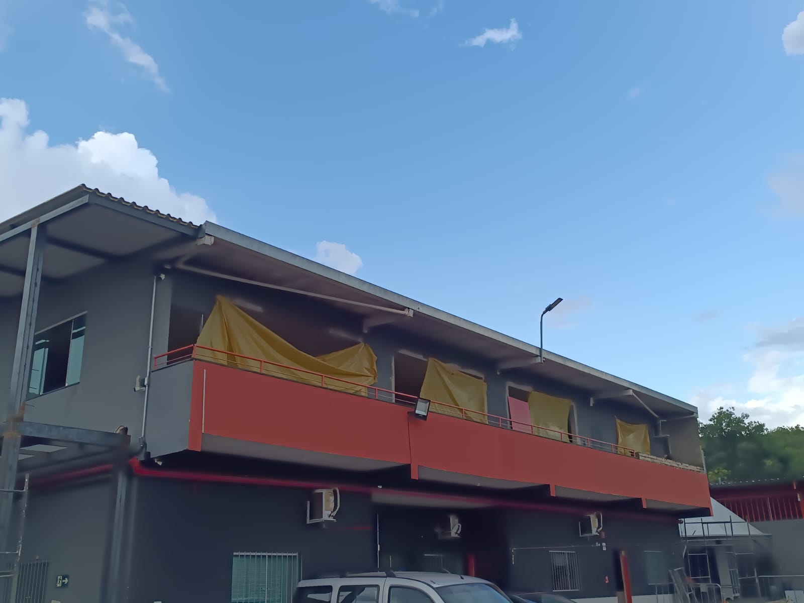 Ampliação e reforma de fachada predial comercial — unidade matriz